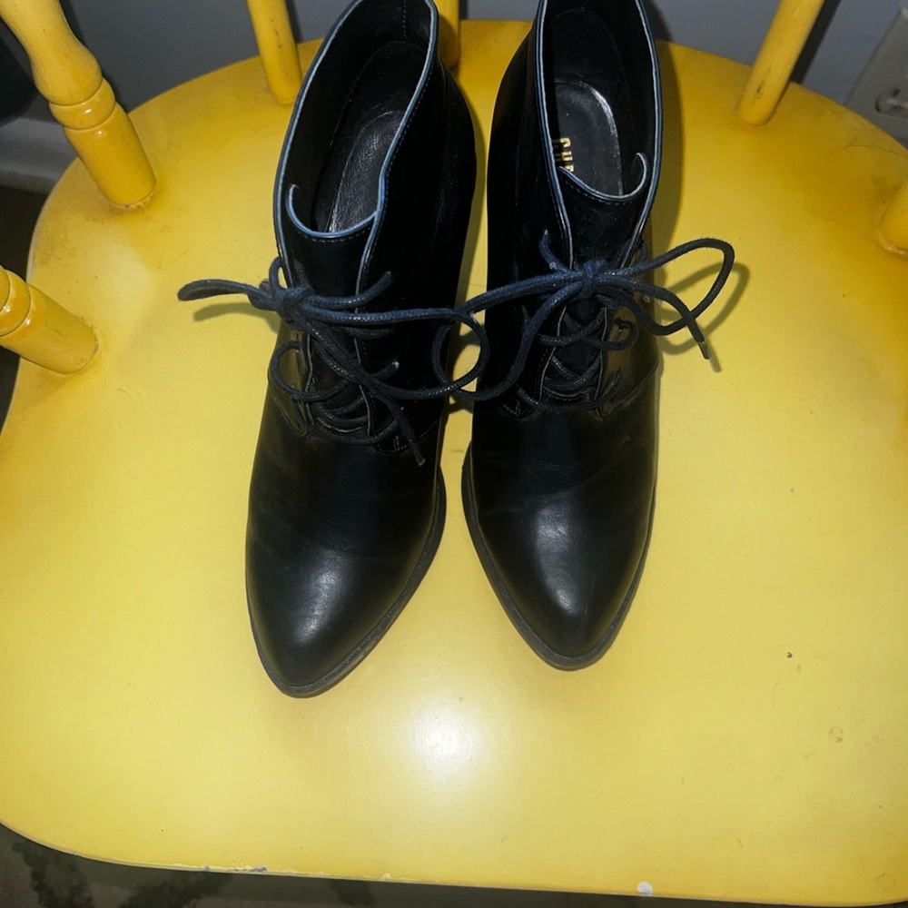 Black Leather Ankle Booties with Chunky Heel and Pointed Toe